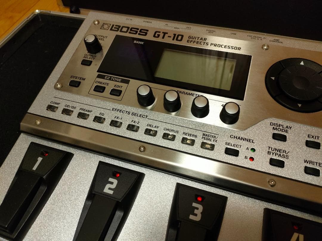 BOSS　マルチエフェクター　GT-10　エフェクターケース付き