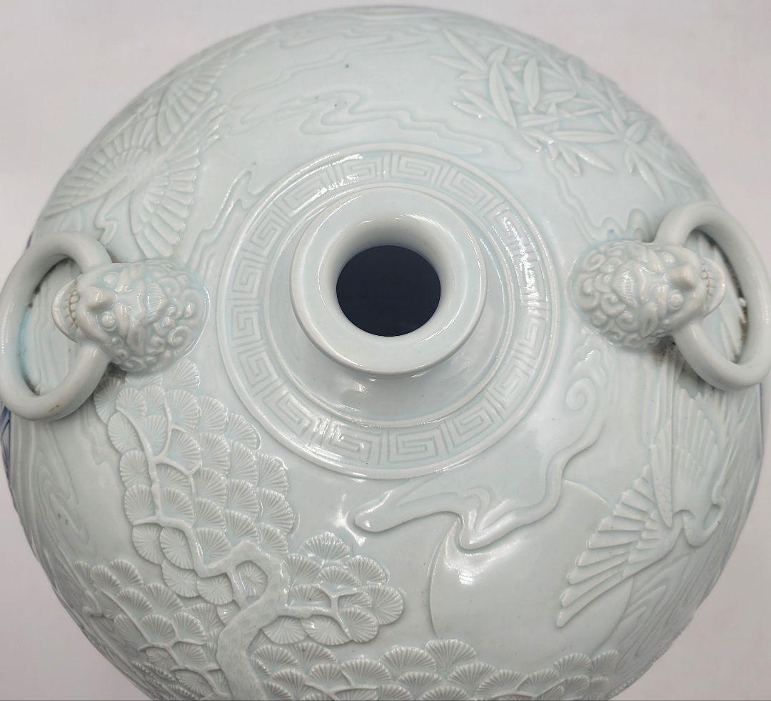 安東五(韓国人間国宝)　陽刻　染付　大型壺　箱無し　骨董品、美術品