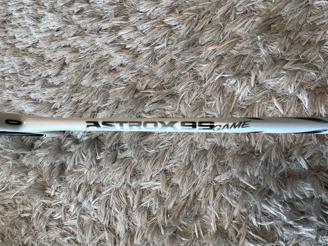 ヨネックス　アストロクス99ゲーム バドミントン　4U G5