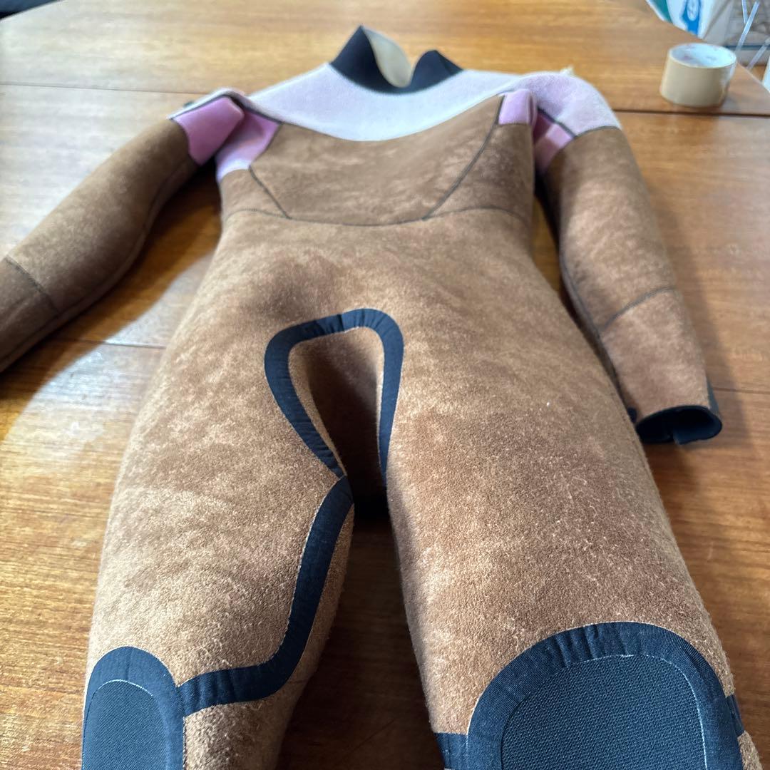 オーダーほぼ新品　セミドライスーツ ブラック・ホワイト