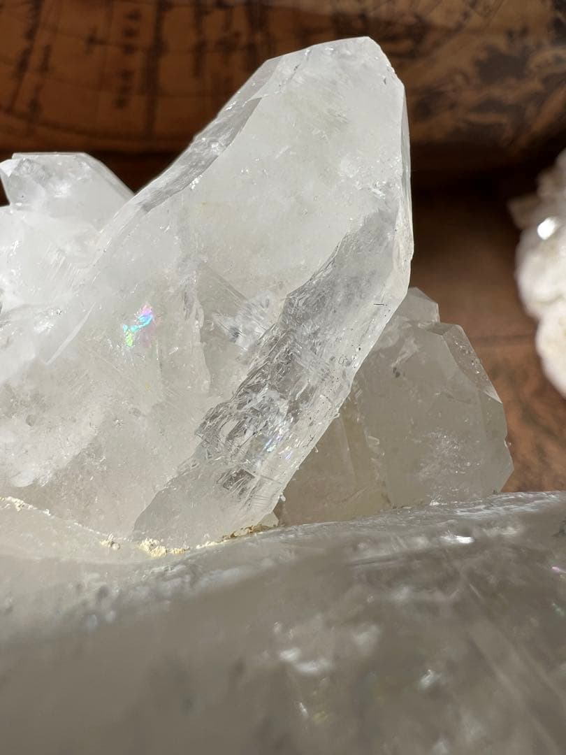 龍脈の精髄 九州産虹入り水晶クラスター抜群の透明度