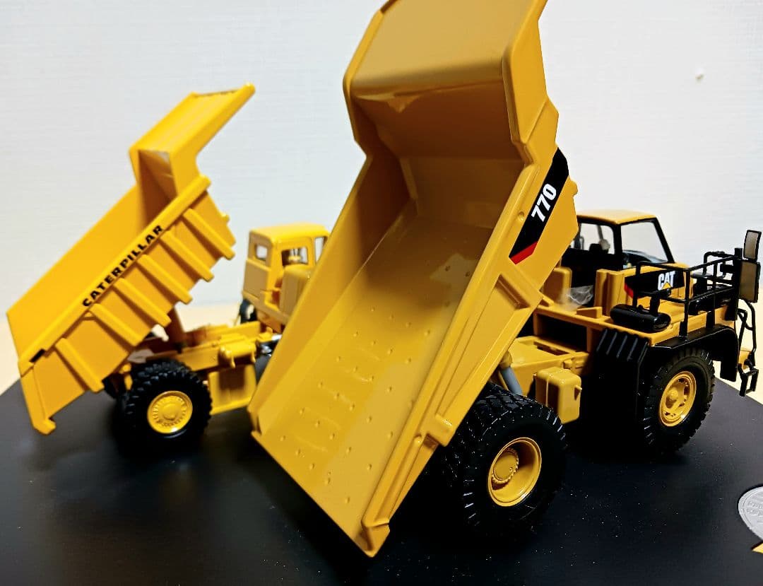 希少 ダイキャストマスター CAT 769&770 オフハイウェイトラック
