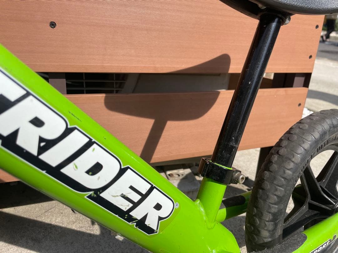 ストライダースポーツ♡グリーン♡12インチ♡日本正規品　部品付き！