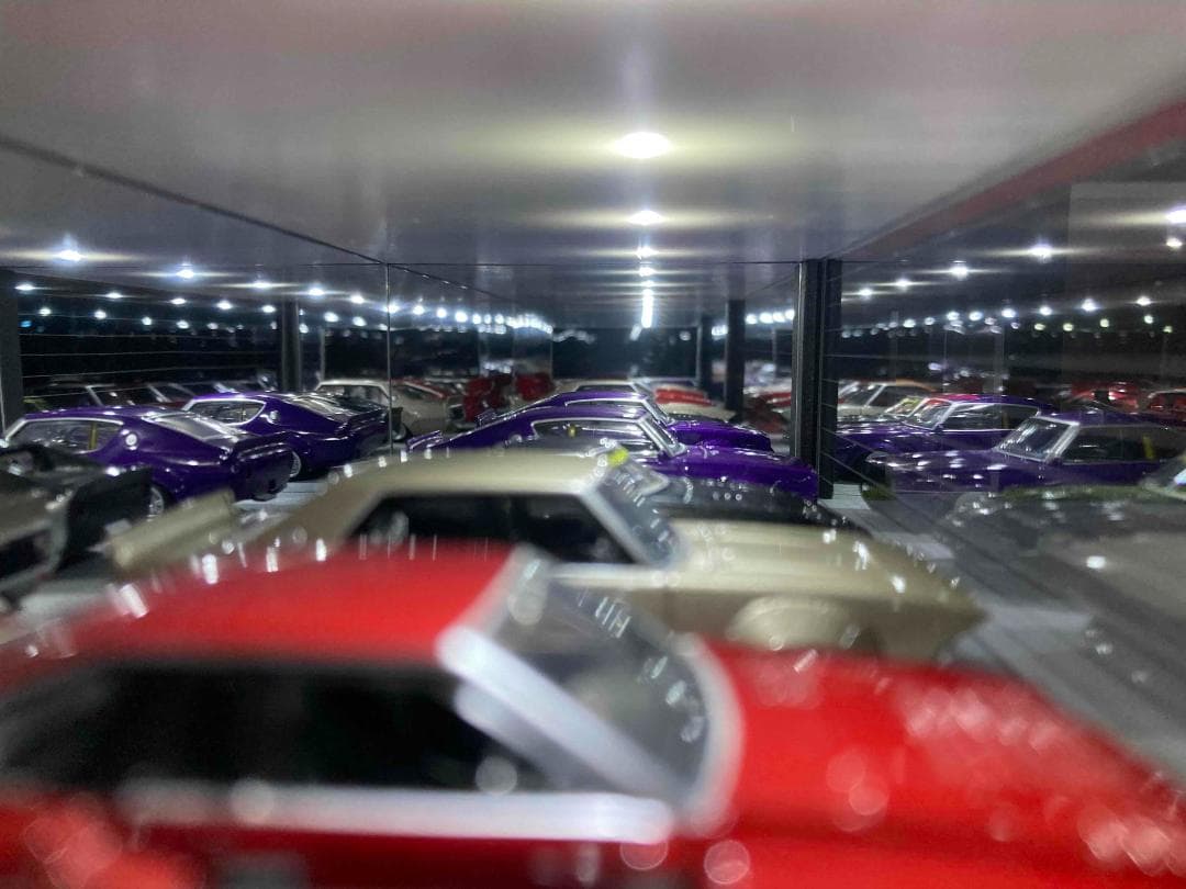 ミニカー専用ジオラマ：1/64 カーディーラーⅣ（オールブラック）希少モデル！