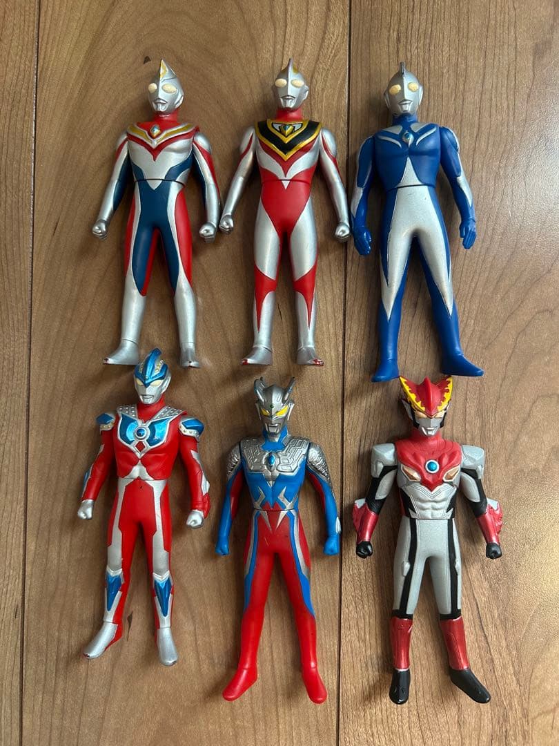 ウルトラ怪獣 12体（ドラコ含）　ウルトラマン 6体　ソフビ　値下げ‼︎