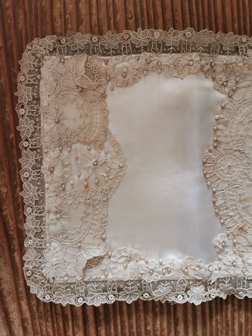 アンティークポワンドローズ ボビンレース パール装飾シルク聖書/ハンカチケース