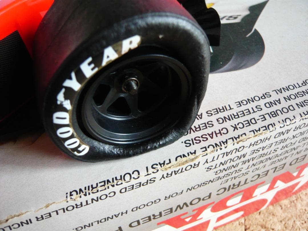 u*f様 KYOSHO マクラーレン・ホンダMP4/5B　F1レーサー　1/10