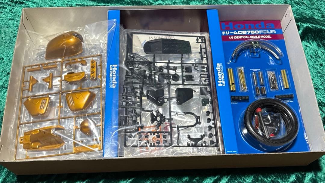 【未組立】ホンダ CB750 Four 1/6スケール