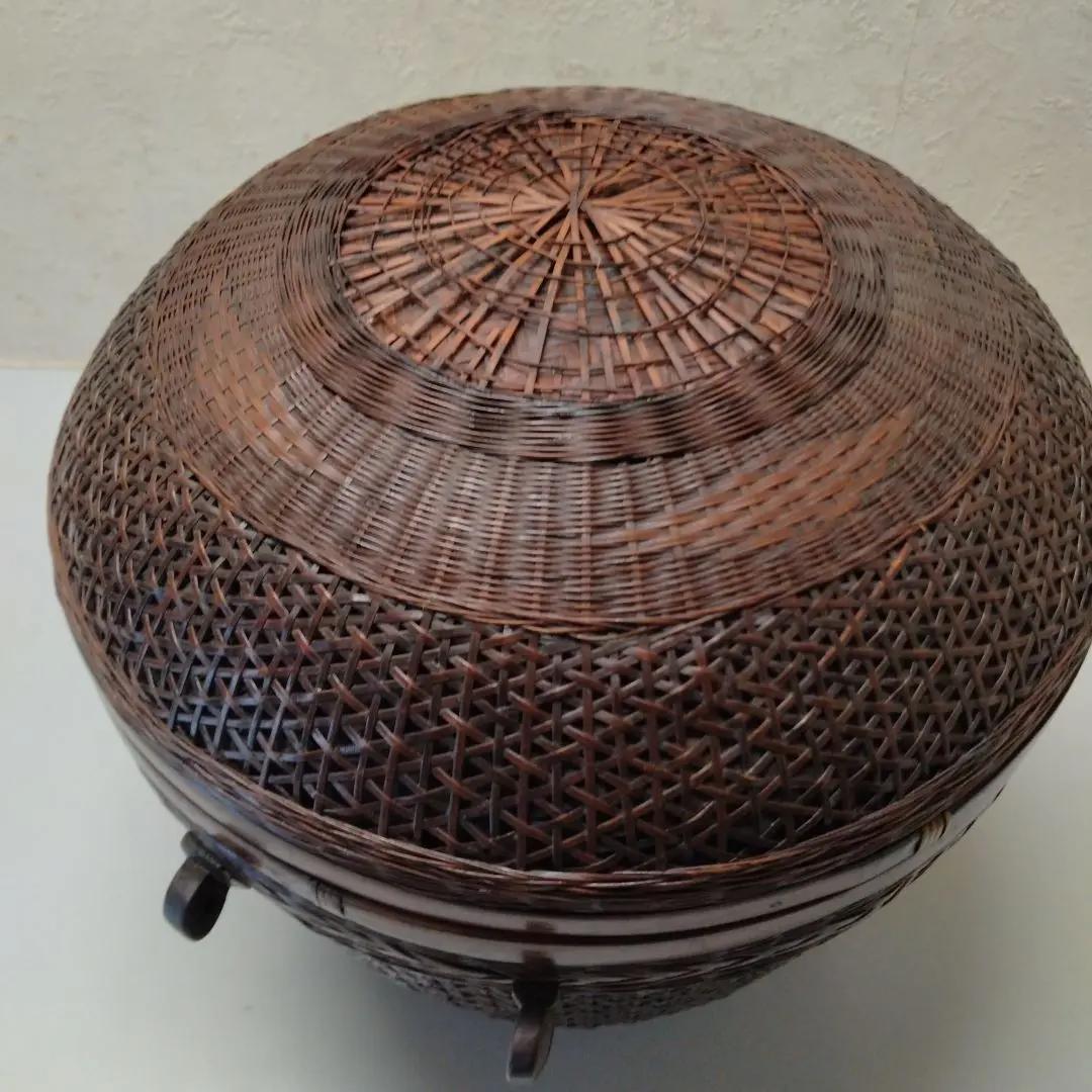 ★細かい竹編みの蓋つき籠（昭和時代）
