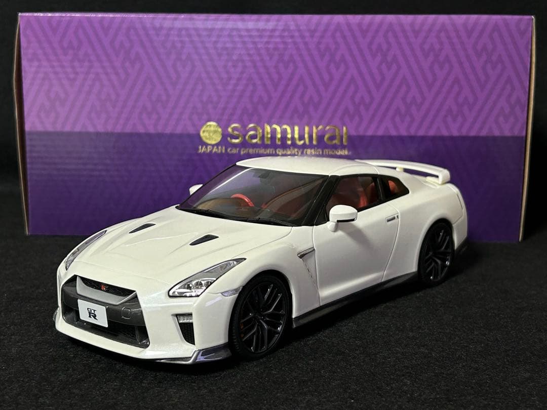 【特価！】日産 GT-R ホワイト 1/18 京商 R35 送料無料