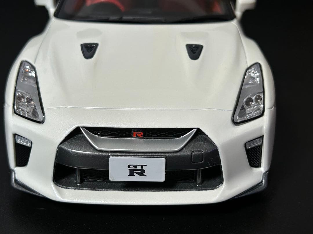 【特価！】日産 GT-R ホワイト 1/18 京商 R35 送料無料