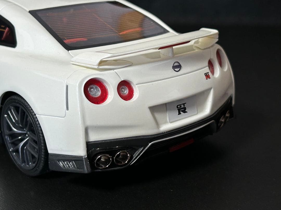【特価！】日産 GT-R ホワイト 1/18 京商 R35 送料無料