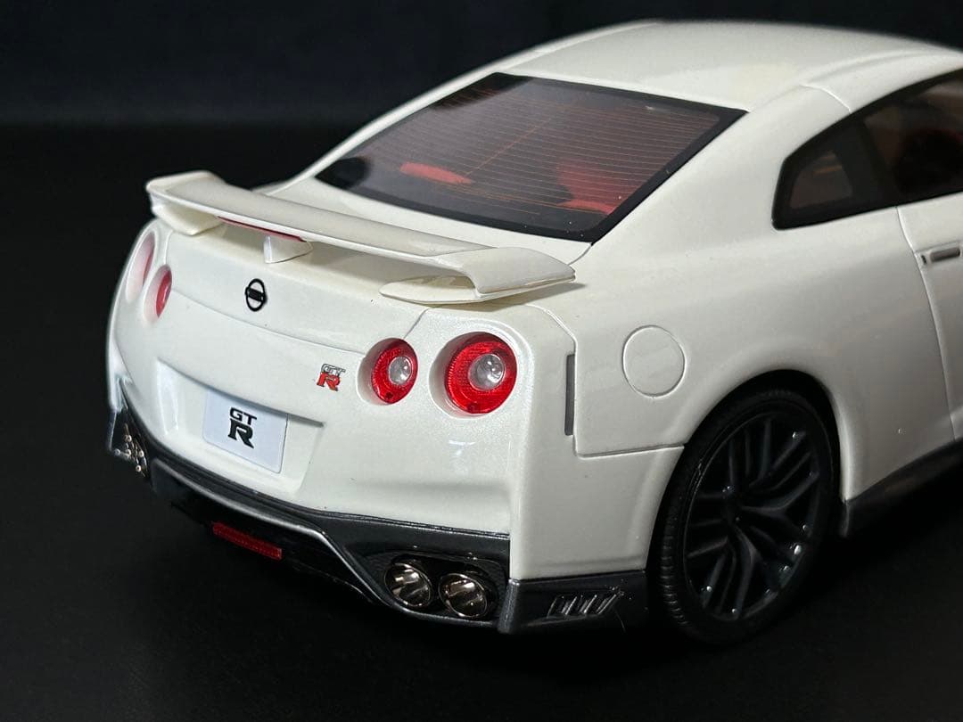 【特価！】日産 GT-R ホワイト 1/18 京商 R35 送料無料