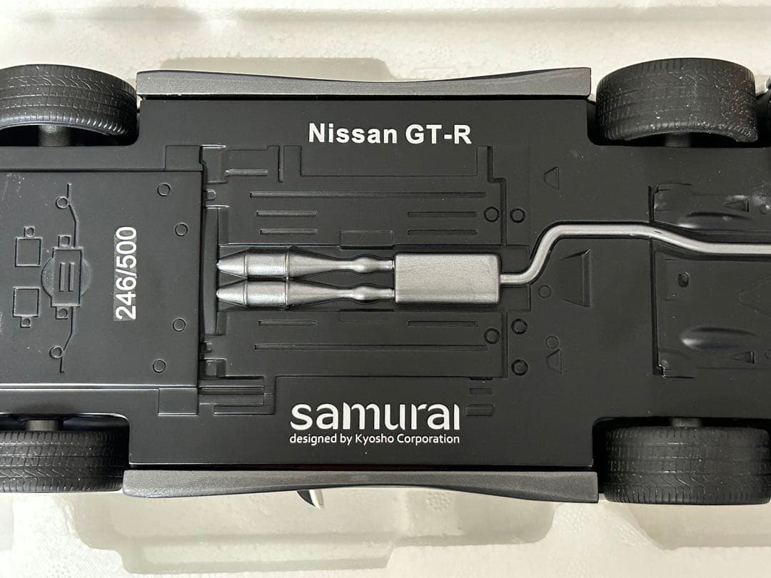 【特価！】日産 GT-R ホワイト 1/18 京商 R35 送料無料