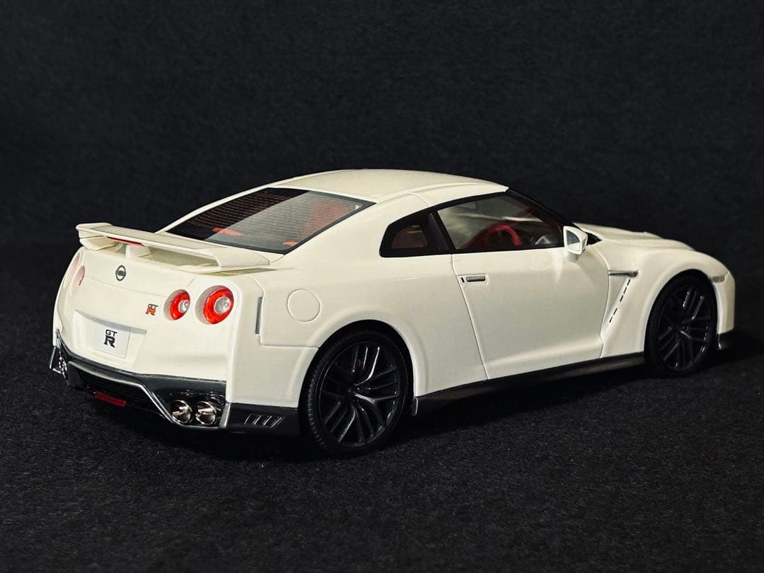 【特価！】日産 GT-R ホワイト 1/18 京商 R35 送料無料