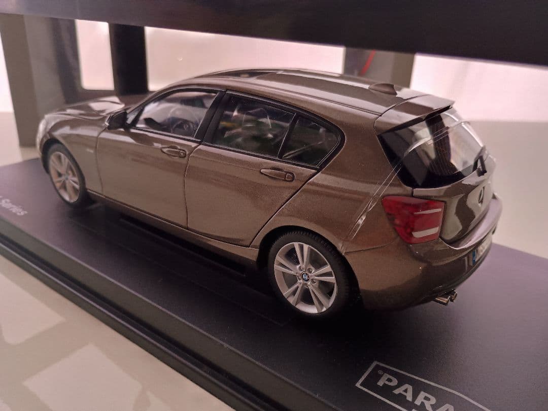 PARAGON パラゴン  1シリーズ 1series F20 1/18