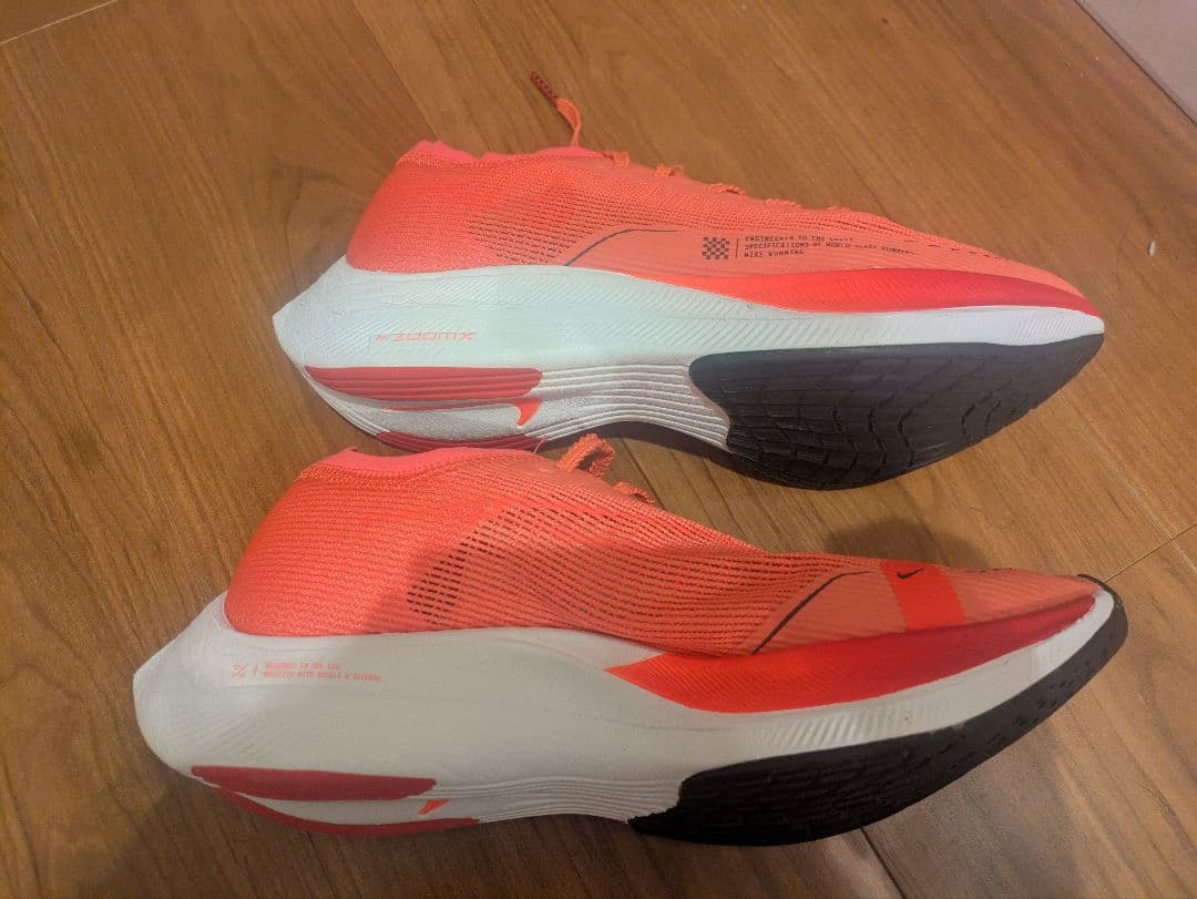 ヴェイパーフライ2 ランニングシューズ オレンジ 24.5センチ