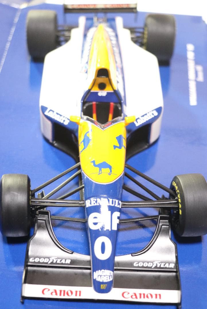 ポールズモデル　　１／1８　ウィリアムズ・ルノーＦＷ１５　デーモン・ヒル仕様