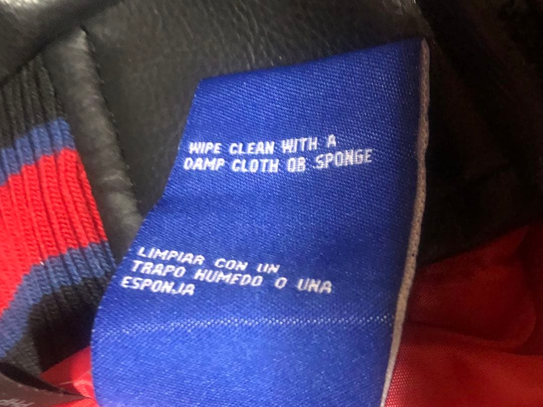 セール中！フィラデルフィア・フィリーズ スタジアムジャケット