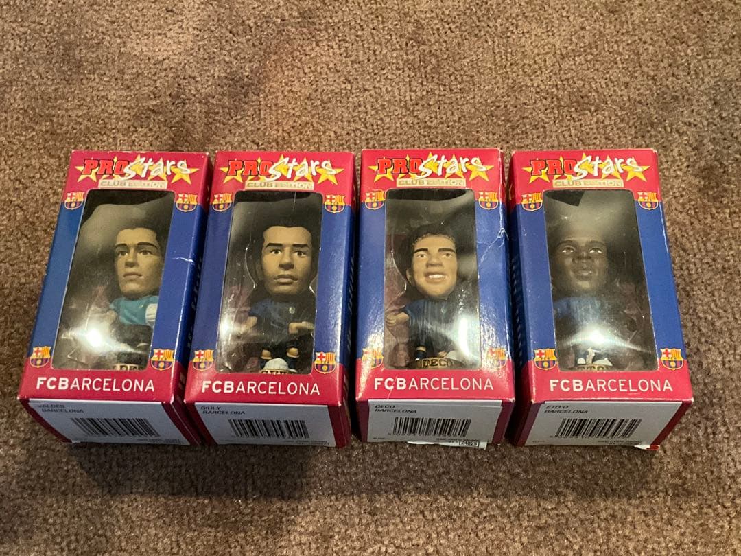 サッカーフィギュアセット　箱入り17個　ばら29体