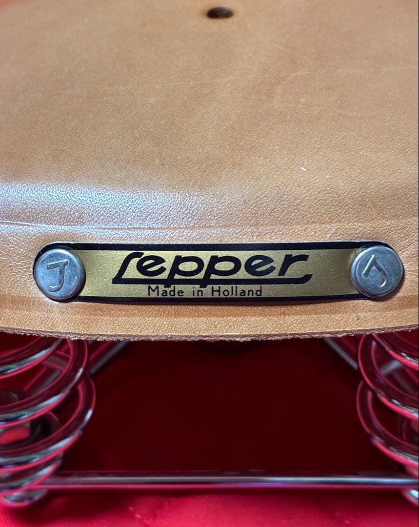 Lepper社　レッパー社　本革サドル　自転車パーツ　オランダ　未使用品