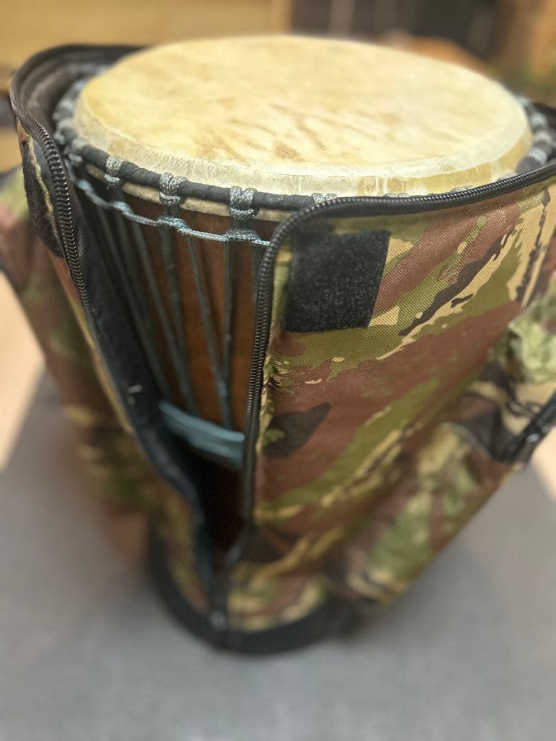 Djembe ジャンベ 高さ約62cm 打面径32.5cm打楽器 ケース付 牛皮