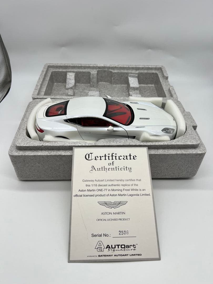 No7ミニカー1/18箱ありAUTO art ASTONMARTIN ONE77