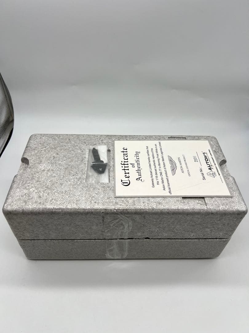 No7ミニカー1/18箱ありAUTO art ASTONMARTIN ONE77