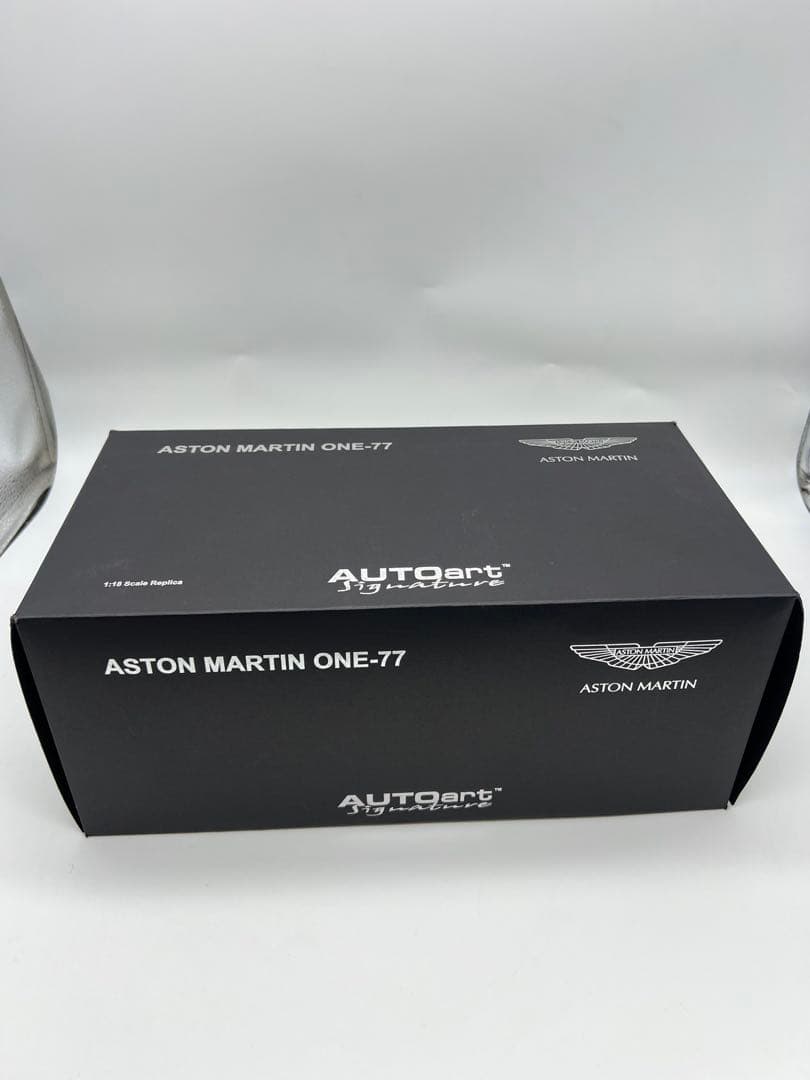 No7ミニカー1/18箱ありAUTO art ASTONMARTIN ONE77