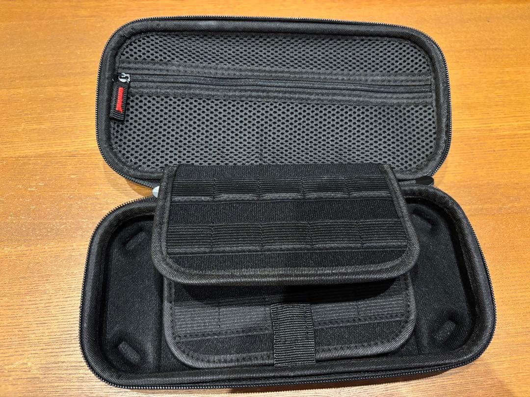 【美品】 Nintendo Switch 本体 +ケース+ソフト2本