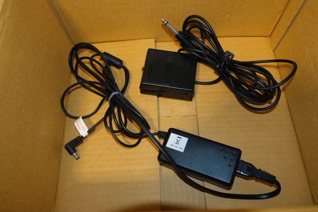 [送料込み]Roland FP-30ローランド電子ピアノ　スタンド付き