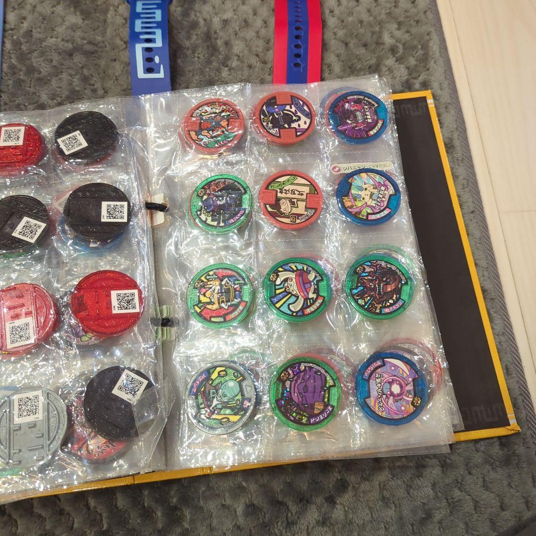 妖怪ウォッチ3個とコレクションメダルケースセット