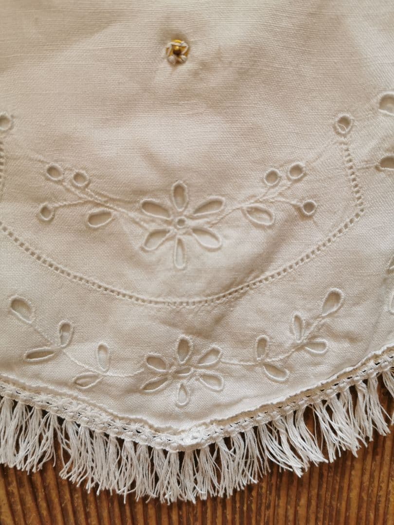 アンティーク 初聖体式 美しいアイレット白糸花刺繍 フリンジ付オモニエールバッグ