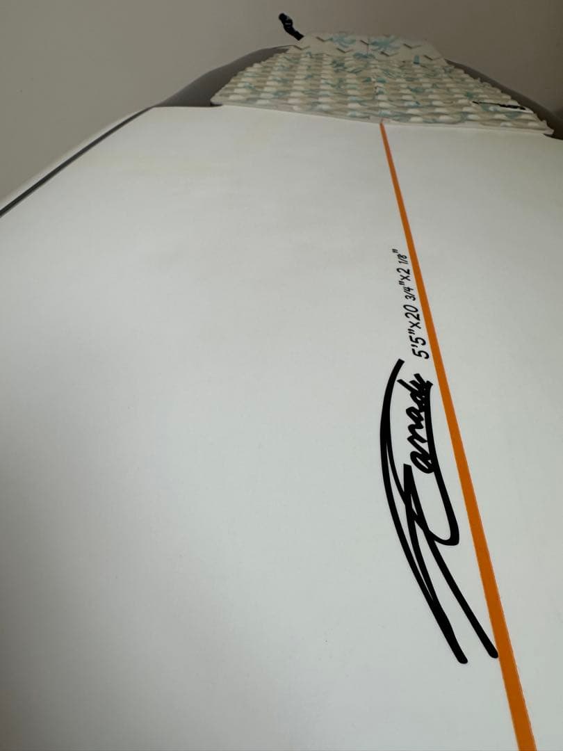 フィン付き　ザナドゥ　サーフボード5’5