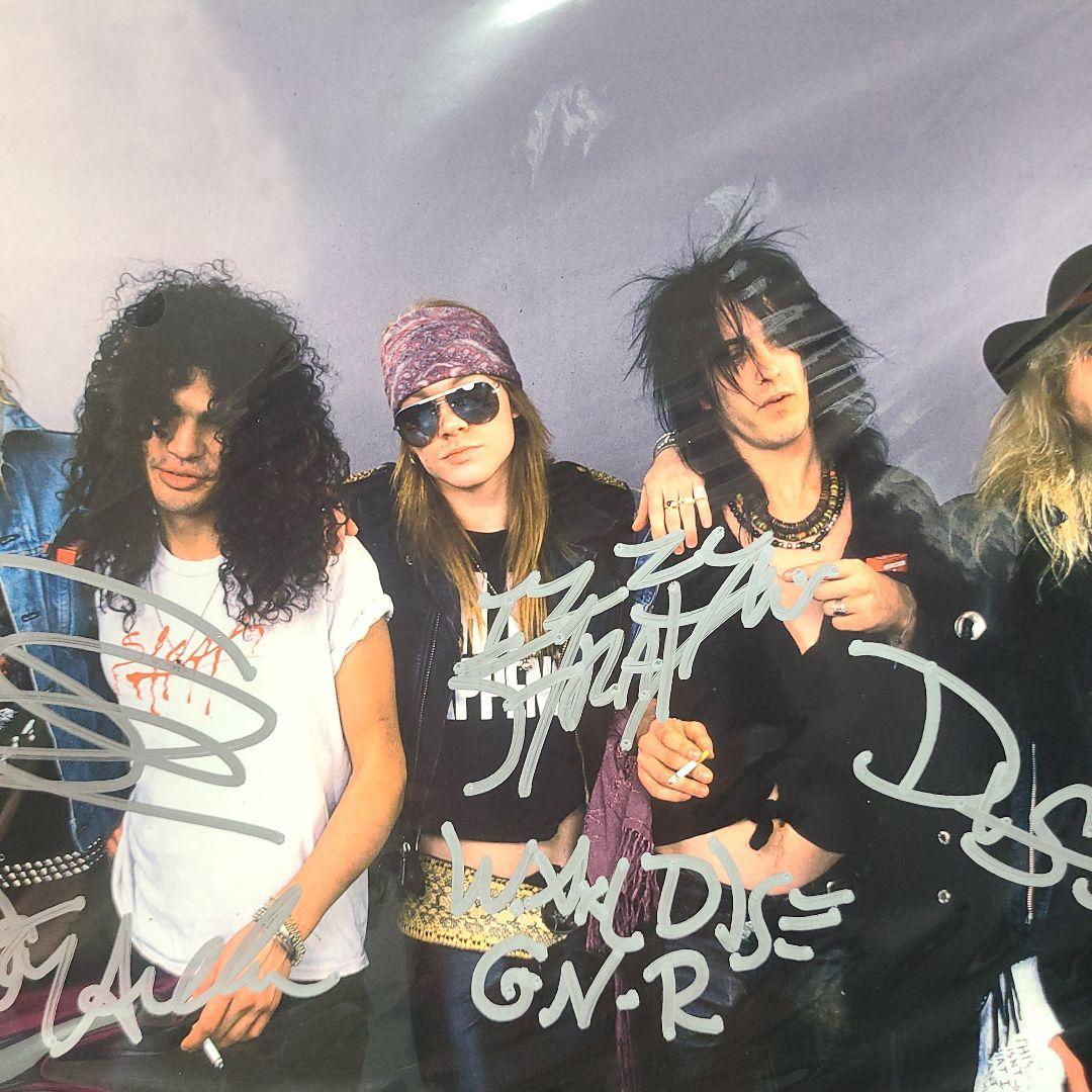 ガンズ・アンド・ローゼズ メンバーサイン入り写真+証明書
