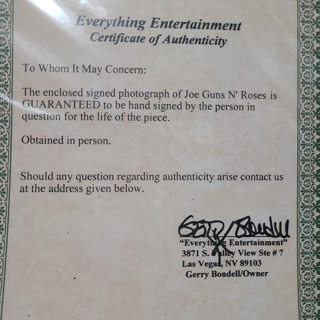 ガンズ・アンド・ローゼズ メンバーサイン入り写真+証明書