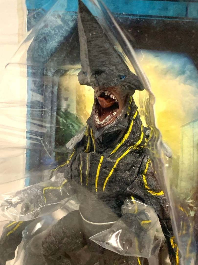 《新品》⭐︎パシフィック・リム　DXアクションフィギュア KNIFEHEAD♪⭐︎