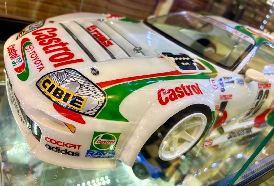 ラジコンボディ　80スープラ　全長約52センチ　ホイール付き