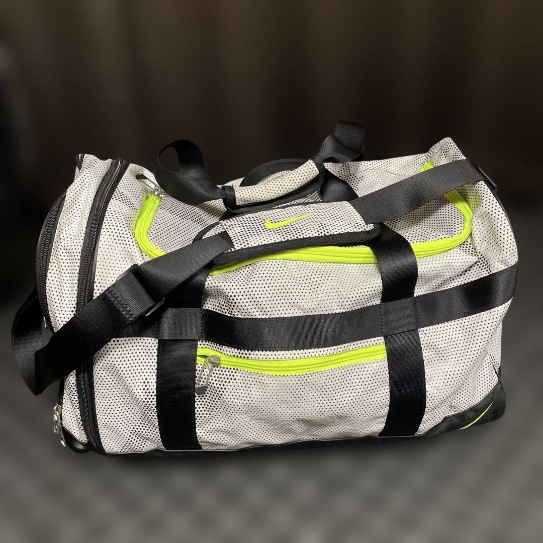 ナイキ　キャディバッグ　ボストンバッグ　新品アイアンカバー　新品ネームタグ付き