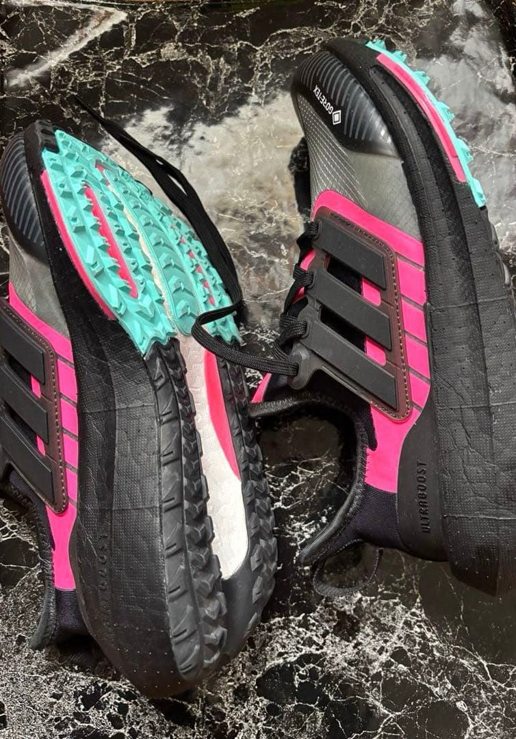 adidas ウルトラブースト 23.5cm