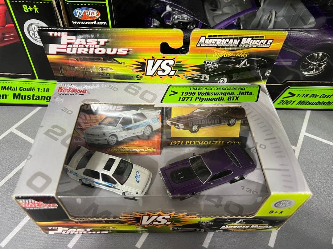 ミニカー FAST&FURIOUS JETTA VS PLYMOUTH GTX