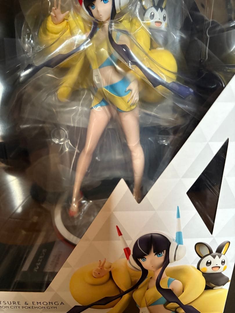 ポケモンセンターオリジナル カミツレ エモンガ 1/7 フィギュア