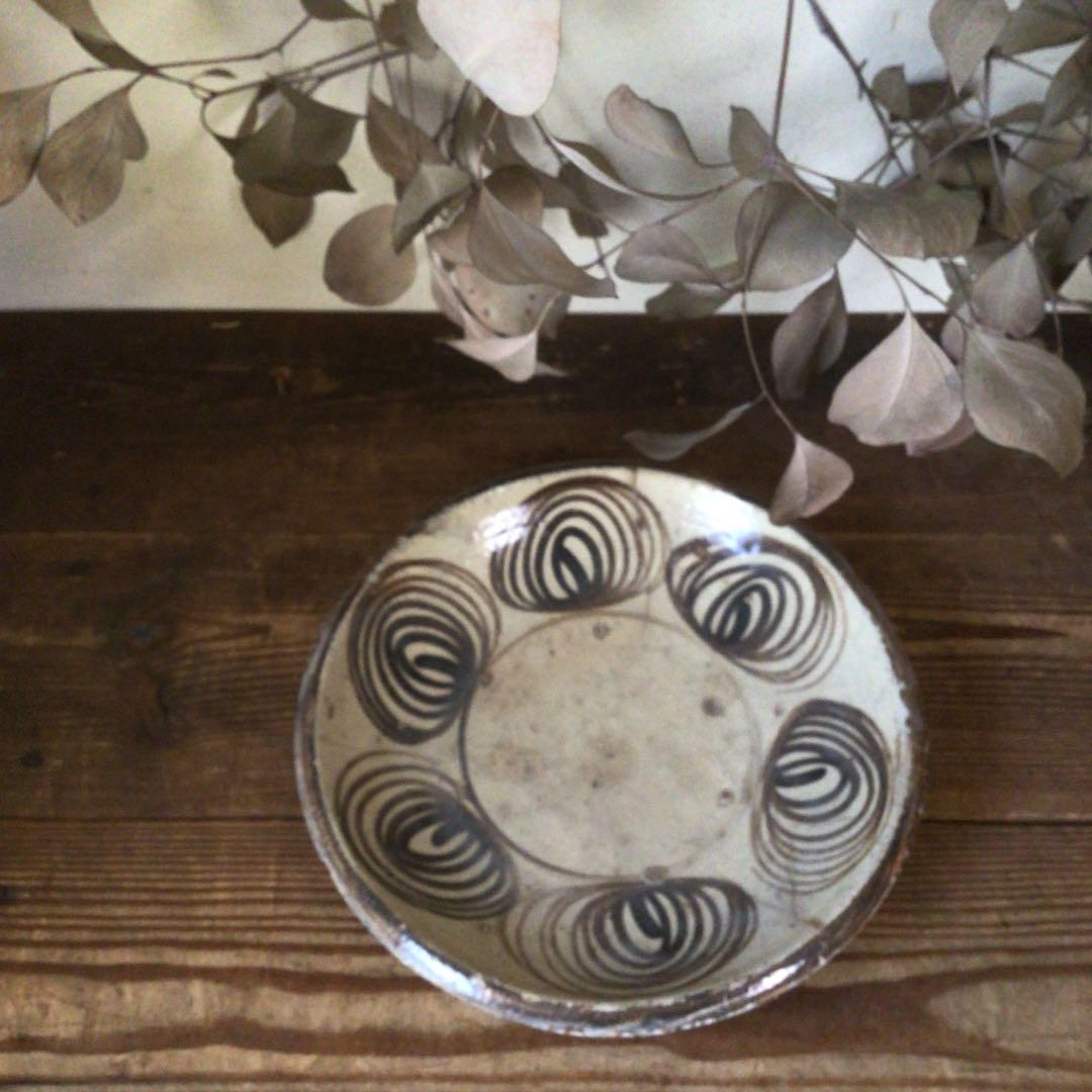 No4146 瀬戸焼き　鉄釉　馬の目皿　直径27.5cm 古瀬戸　石皿　送料無料