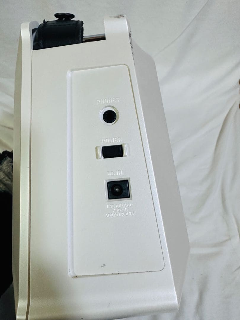 Roland MOBILE CUBE モバイルアンプ ケース付／電池駆動OK