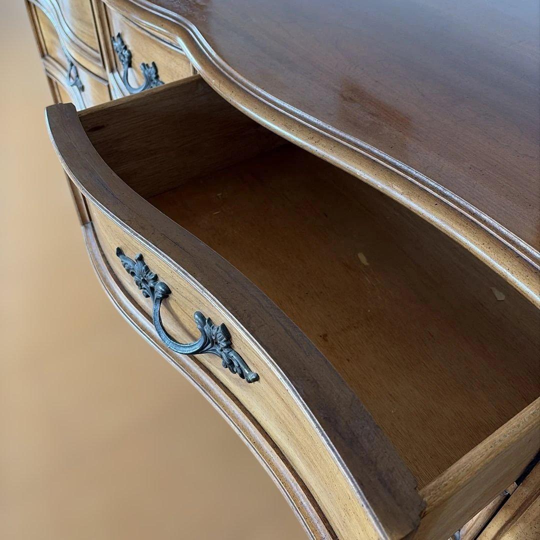 アメリカヴィンテージ　ディキシー(Dixie) 猫脚サイドボード