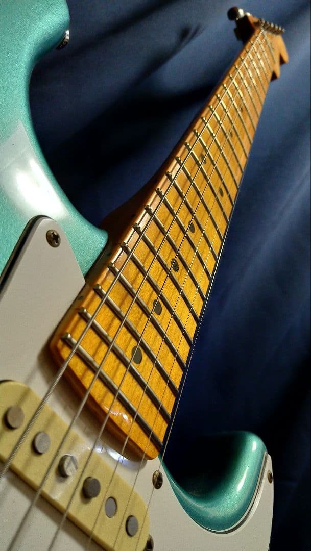 Fernandes? ストラトキャスター