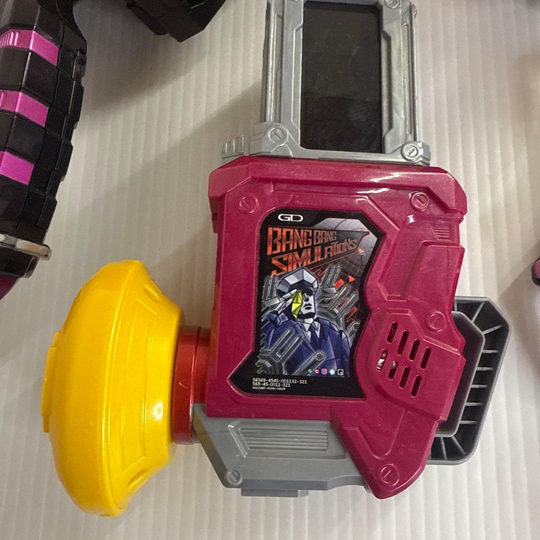 仮面ライダーエグゼイド　DXゲーマドライバー　& ガシャット　セット　♫