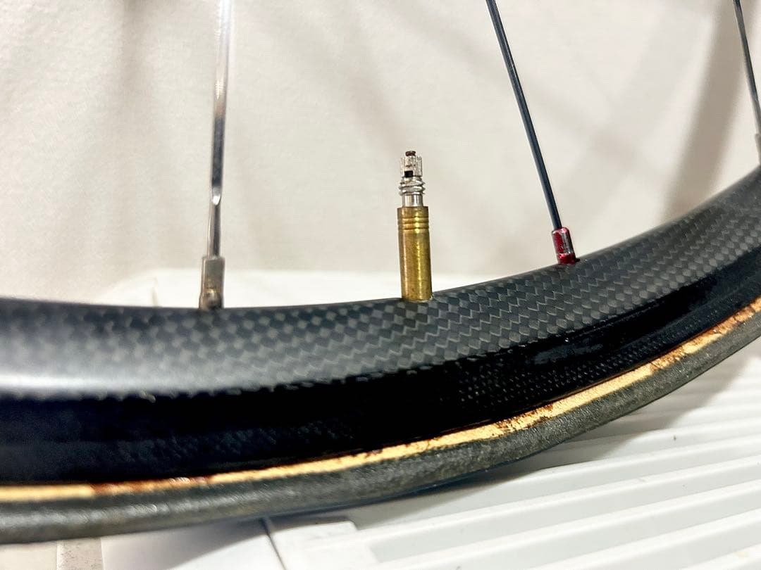 【カーボン製 完組ホイール】 軽量950g！クラック有チューブラータイヤ付