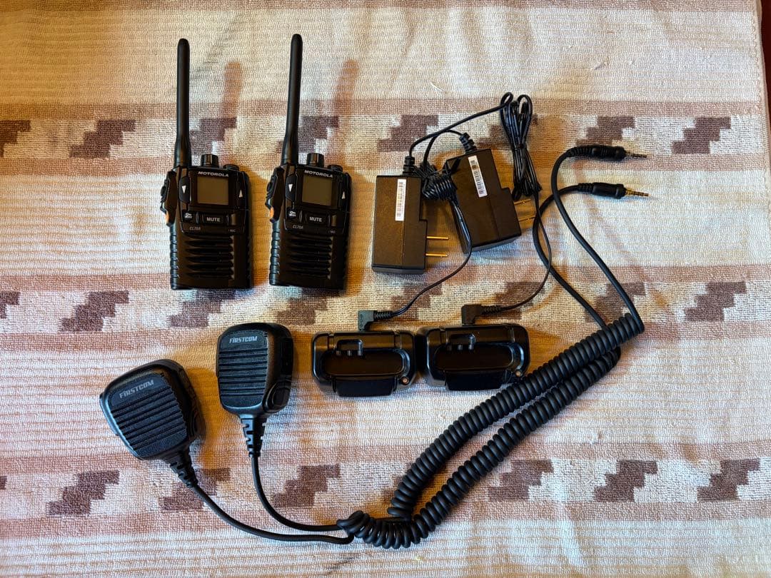 [美品】MOTOROLA トランシーバー(CL70A)+備品いろいろ×2セット