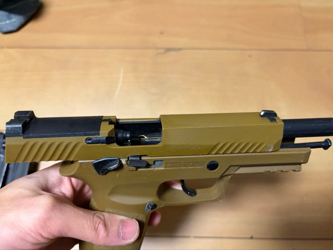 SIG PROFORCE M17 CO2ブローバックピストル